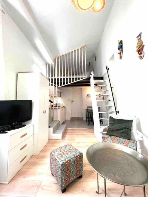 Jolie Mini Maison Lovely Tiny House Vitry-sur-Seine Εξωτερικό φωτογραφία