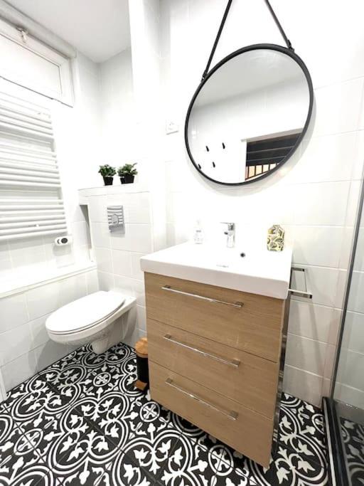 Jolie Mini Maison Lovely Tiny House Vitry-sur-Seine Εξωτερικό φωτογραφία